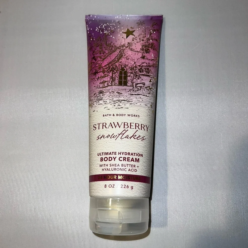 New Bath & Body Works Strawberry Snowflakes Ultimate Hydration Body Cream, 8 oz